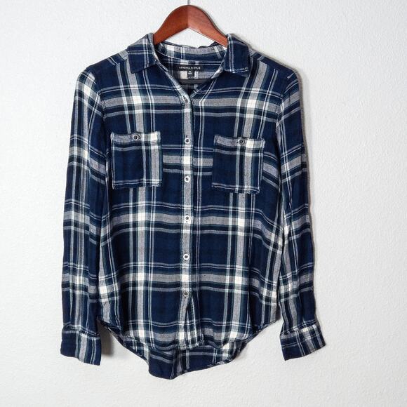 Kendall & Kylie Tops - Kendall & Kylie Women’s Shirt Small Casual Off-Duty Flannel Navy Plaid Button Up